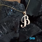 آویز گردنبند طلا 18 عیار طرح حرف لاتین B