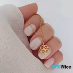 آویز-گردنبند-طلا-18-عیار-طرح-گل