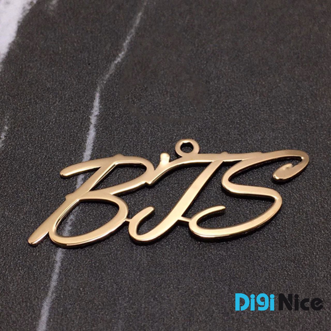 آویز گردنبند طلا 18 عیار طرح BTS