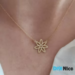 آویز گردنبند طلا 18 عیار طرح گل