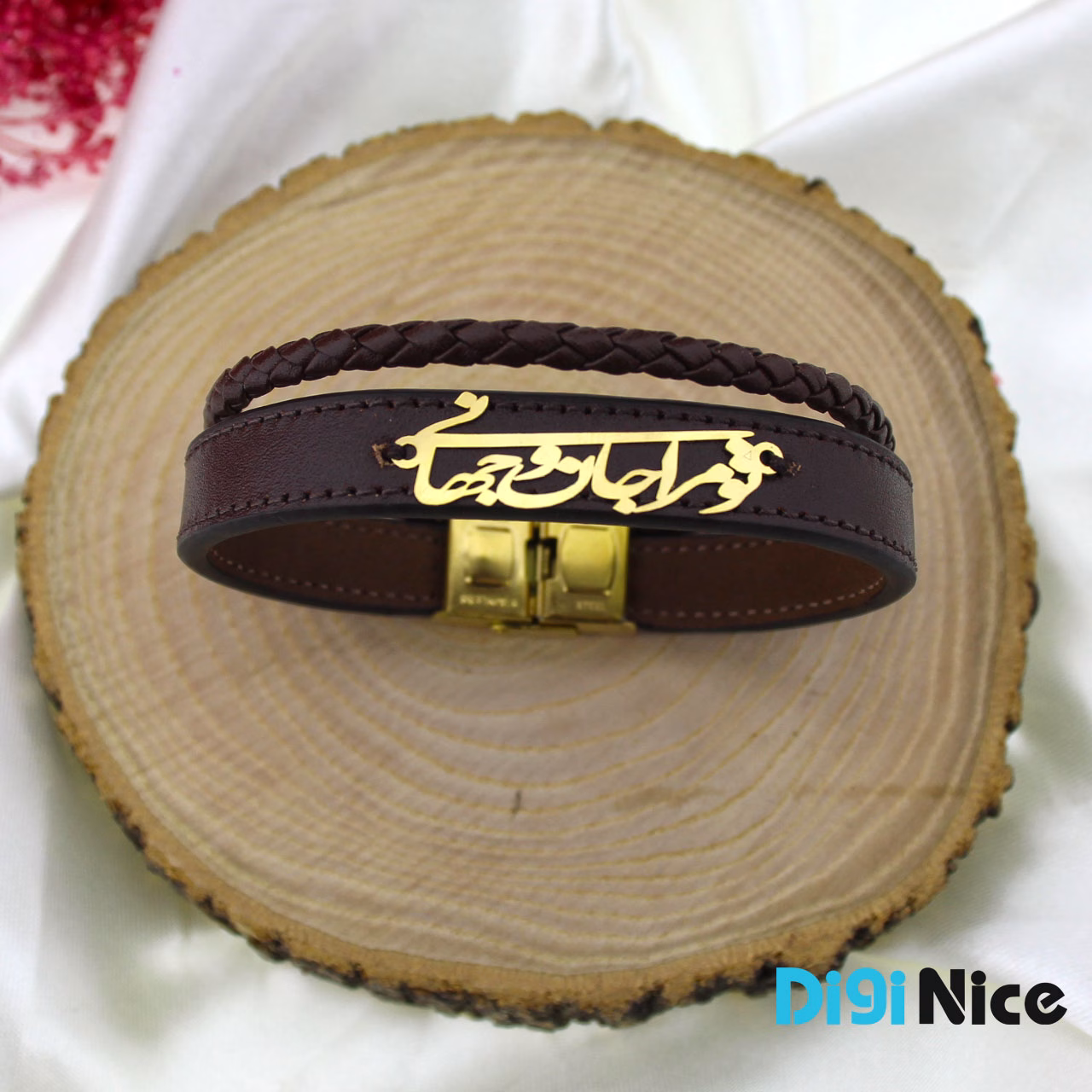 دستبند چرمی طرح تو مرا جان و جهانی با پلاک طلا 18 عیار (کد DN-B0038)