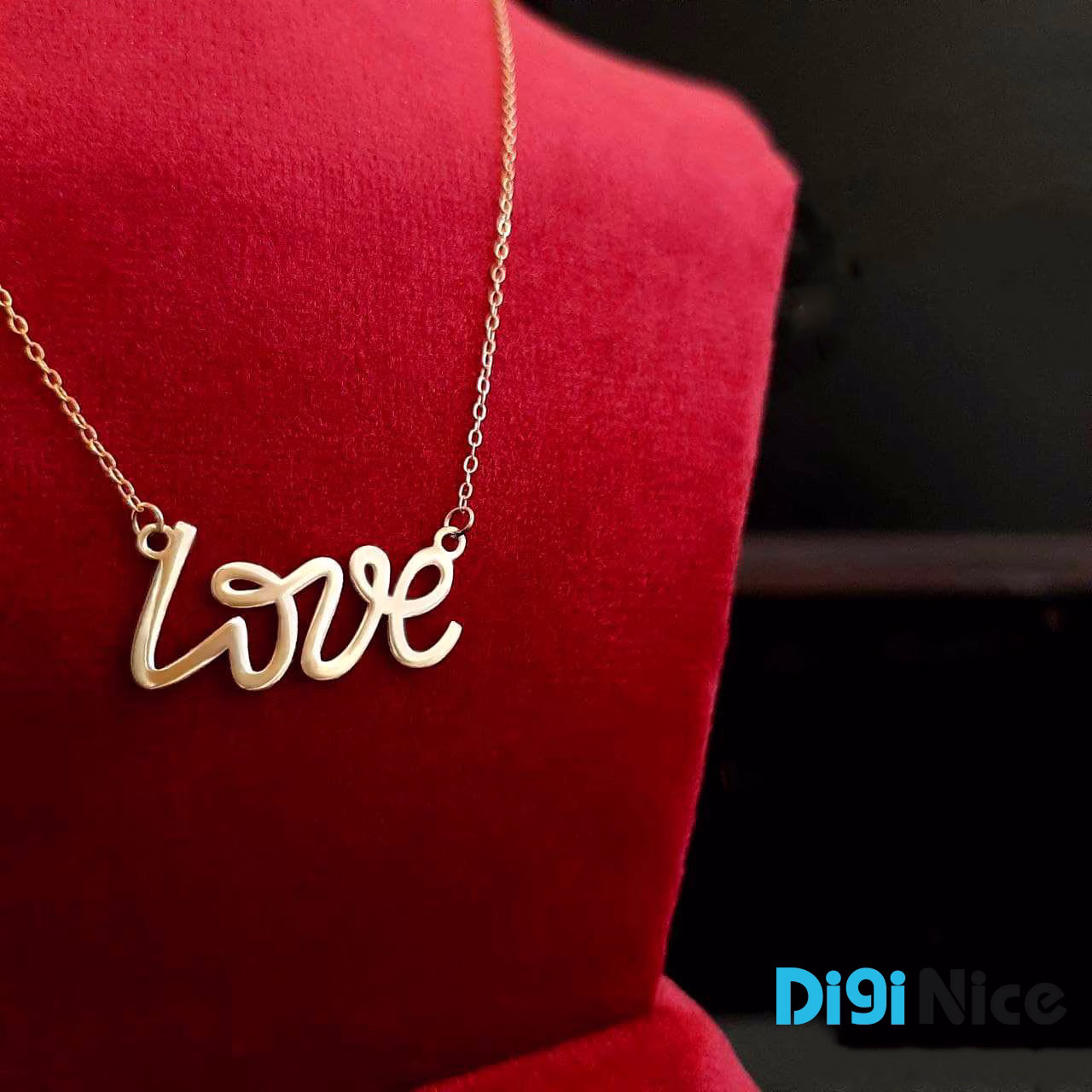 گردنبند طلا 18 عیار طرح love