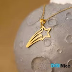 گردنبند طلا 18 عیار طرح ستاره دنباله دار