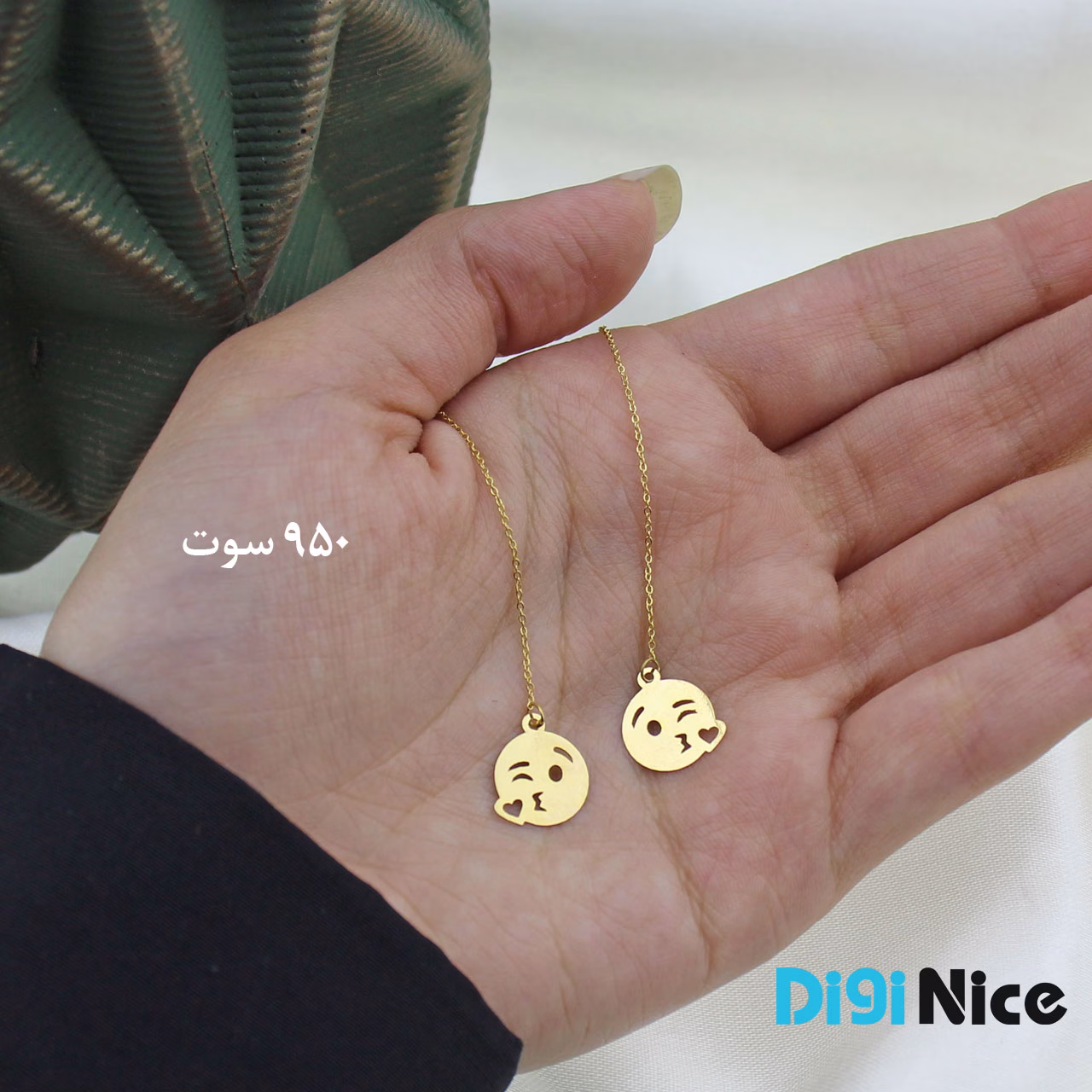 گوشواره بخیه ای طلا 18 عیار طرح ایموجی (کد DN-GE0239)